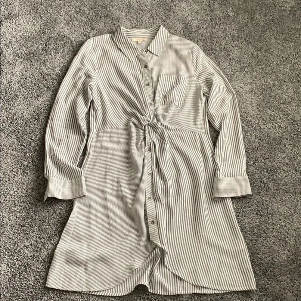 Mystree twist front shirt dress. Small